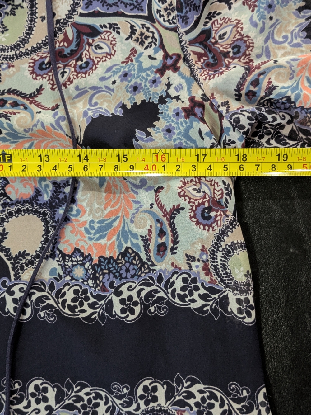 Vince Camuto Size 4 Paisley Print Tassel V-Neck Sheer Bell Sleeve Dress